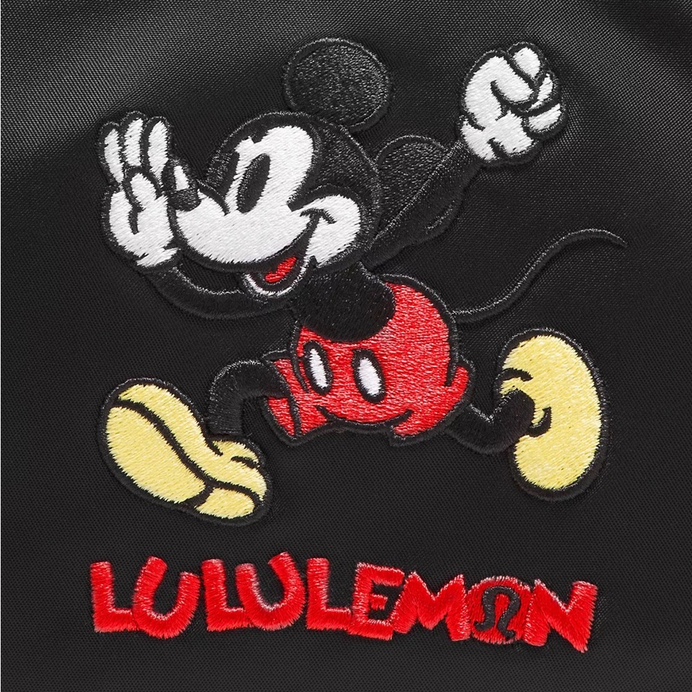 Disney x lululemon Everywhere Belt Bag 1L Mickey Mouse in Motion Graphic, NWT - Picture 8 of 8